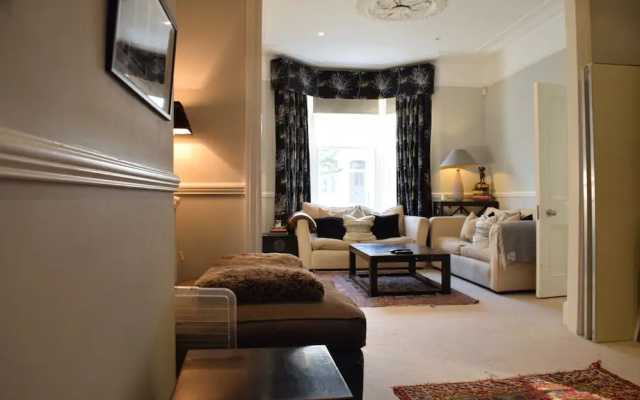 2 Bedroom House in Clapham Common