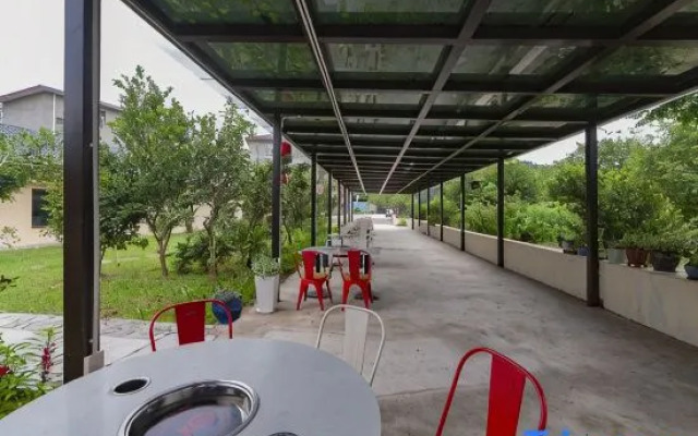 Lianhuaxi Homestay (Zhangjiajie High-Speed Railway West Station)