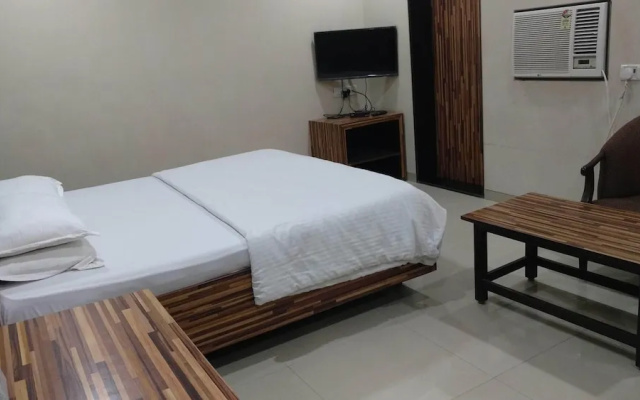 Pals Hotel