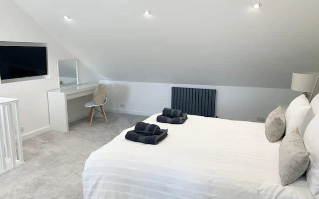 Host Stay Grenville Apartment