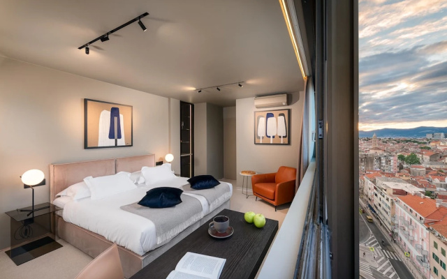 Royal Suites Sky