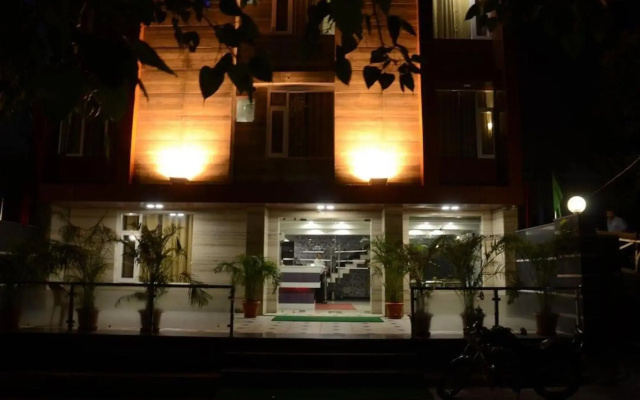 Satyam Hotel