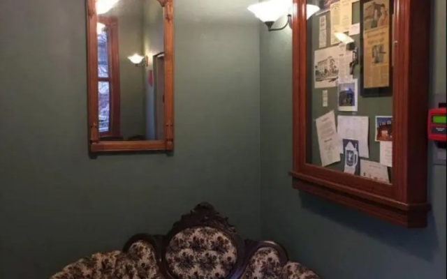 Hotel Ruby Marie
