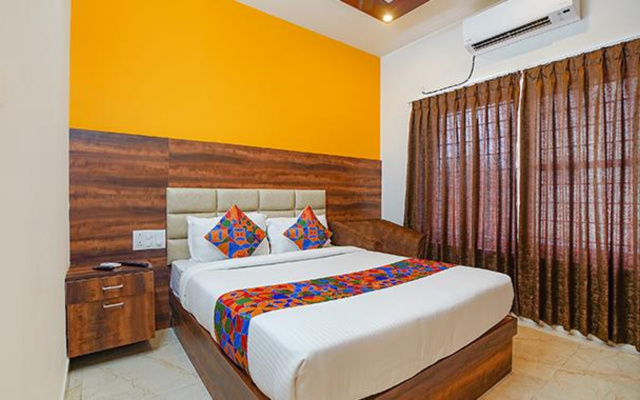 Fabhotel Greenwood Xpress Inn