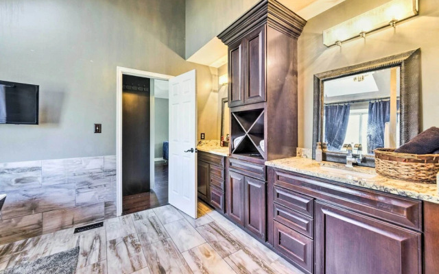 Saint Charles House Near Historic Downtown!