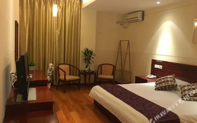 Jiayi Holiday Hotel