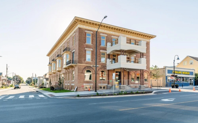 Rideau 1Bd Apartment Balcony Free Parking 2