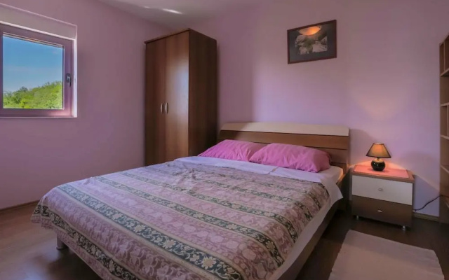 Apartments Djusi