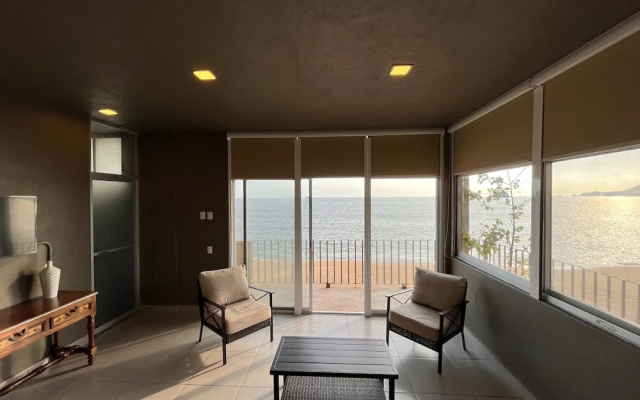 Marthas Suites & Hotel