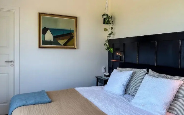 Seaside Retreat & Hotel