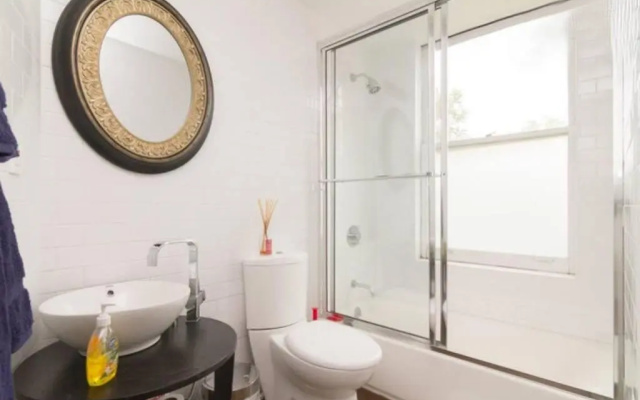139-3e West Village 1BR Best Value