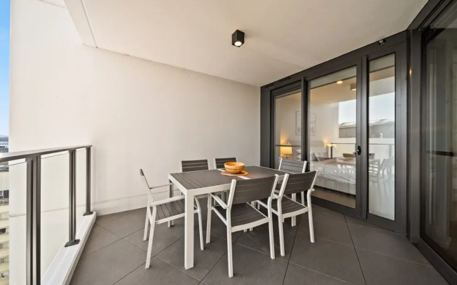 Stylish 2-bed Apartment in Canberra CBD