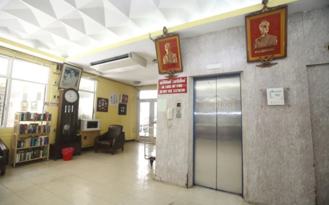 Miami Hostel Sukhumvit