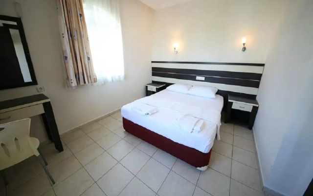 Qmax Apart Hotel