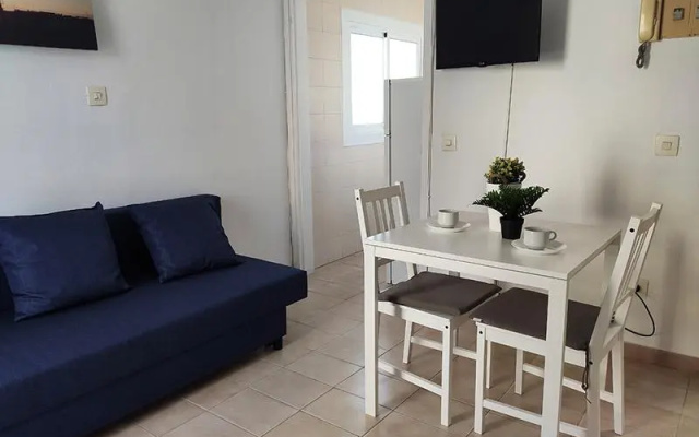 Apartamentos Sol y Mar Segur 3000