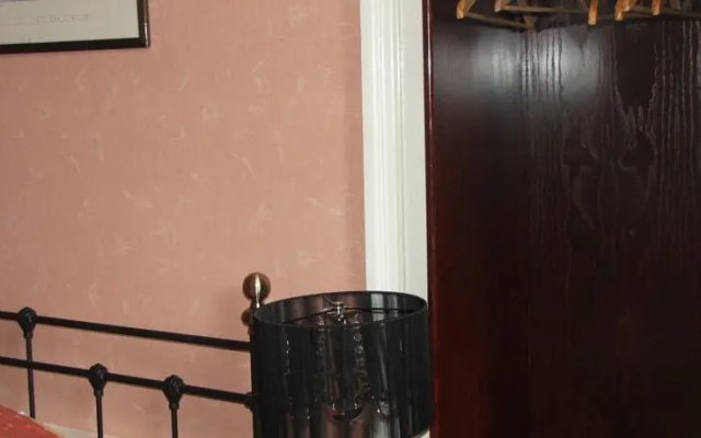 Eyre Guest House