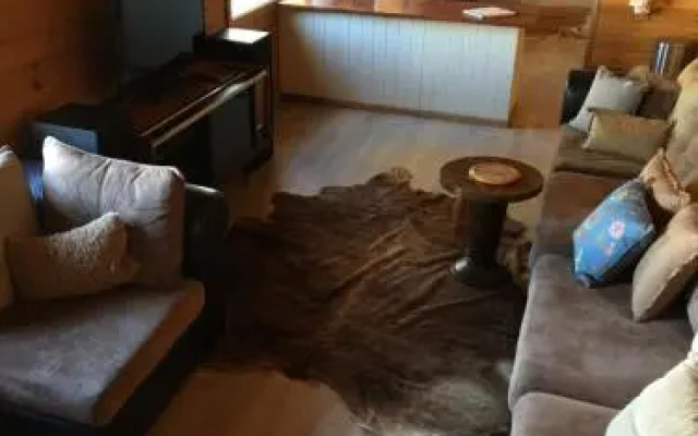 Springmead Rustic Cabin