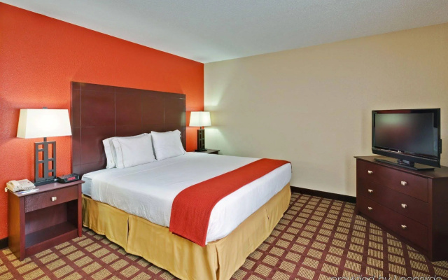 Holiday Inn Express Hotel & Suites Chicago-Algonquin by IHG