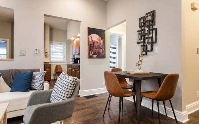 Gorgeous 3BR 2BA on Frankfort | by Cozysuites