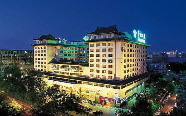 Prime Hotel Beijing Wangfujing вид на фасад