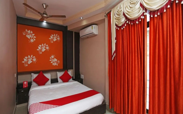 OYO 28314 Hotel Larica