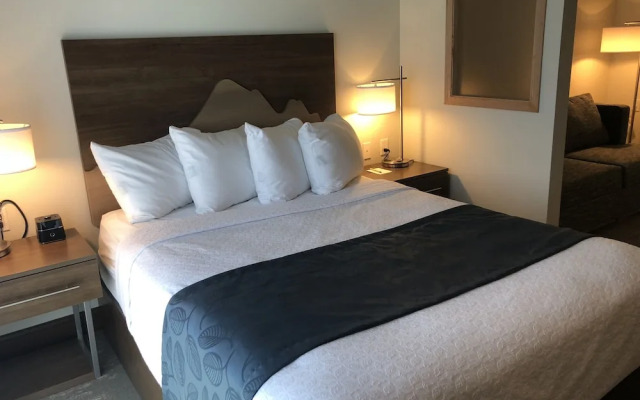 Kodiak Compass Suites