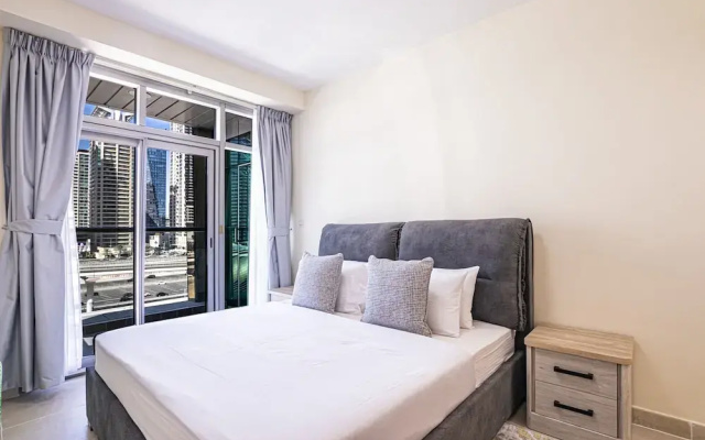 Prime 1BR Global Lake View Mins Metro