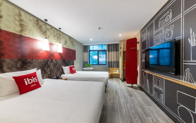 Homey Hotel