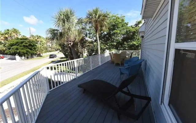 Eyes On The Sunset Apartment 3
