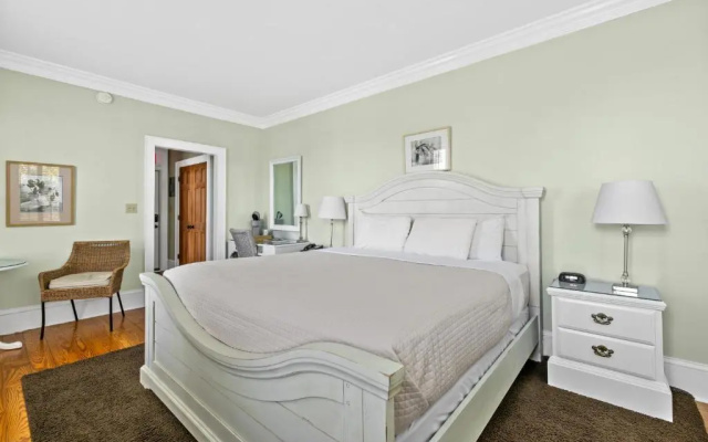 Tranquil House Inn