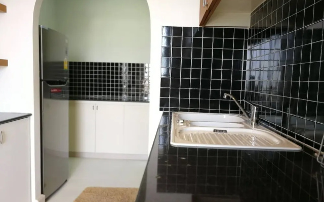 BKK 2 BR apt Near Sathon Iconsiam Firework View
