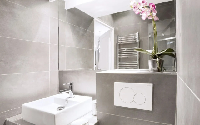Luxury 3BR Gr-Boulevards I by Livinparis