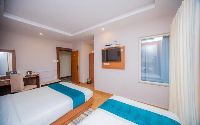 Majheri Resort and Spa