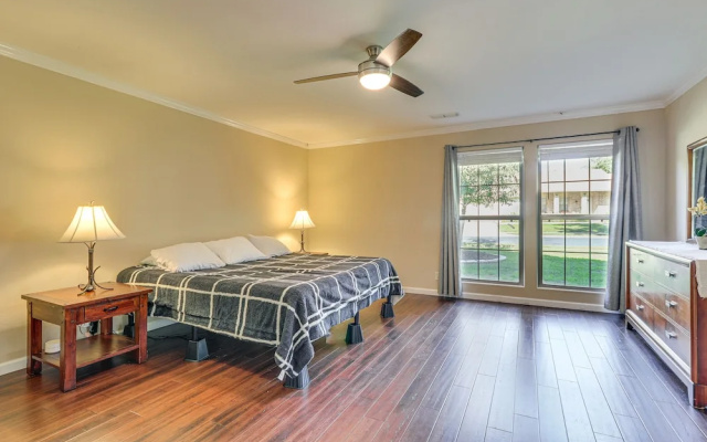 Texas Retreat w/ Patio, Fireplace & Fenced-in Yard