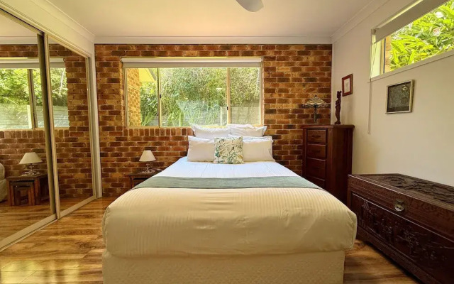 Tropic Lodge by Charlesworth