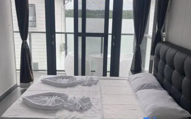 lake view apartment