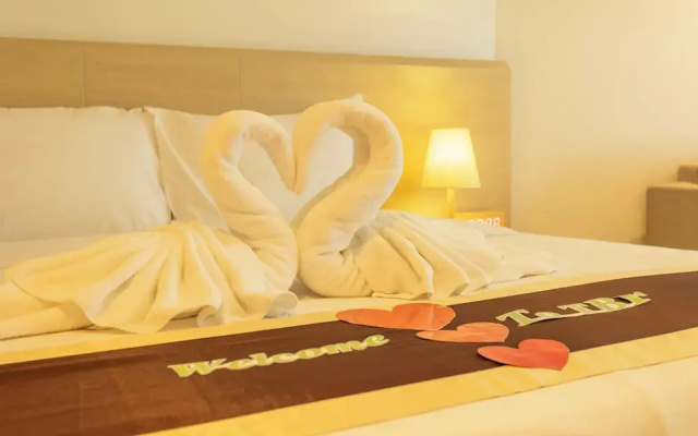 Romantic Beach Bar Fine Dining Swim c109