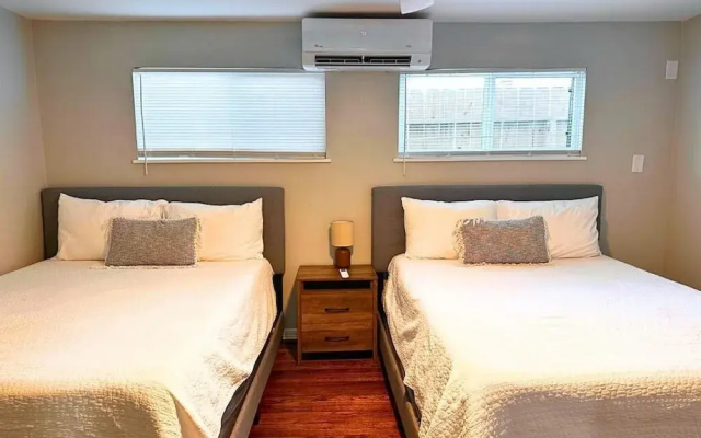 Stylish 1BR Urban Retreat