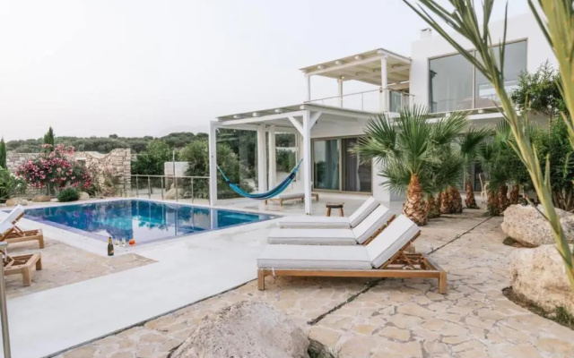 Villa Olympia in the Palm Trees