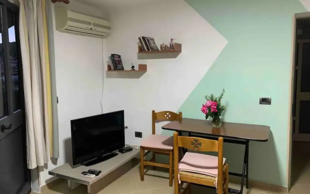 Entire unit near beach access to garden