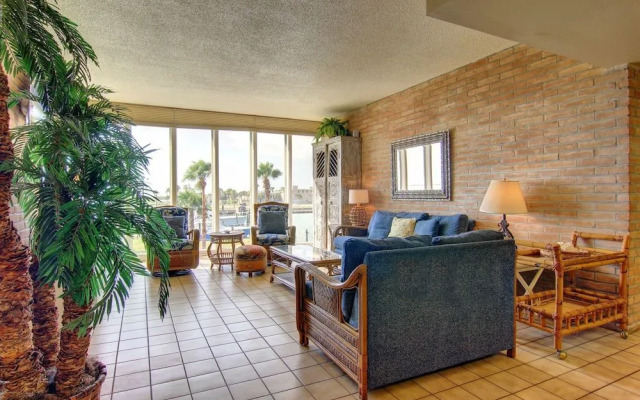Channelview 105