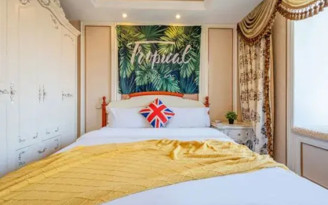 Ganghui Four Seasons Hotel Apartment (Dalian Railway Station Zhongshan Square)