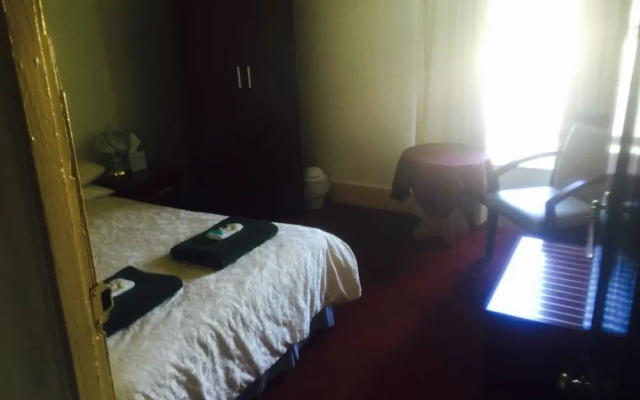 Ross Hotel
