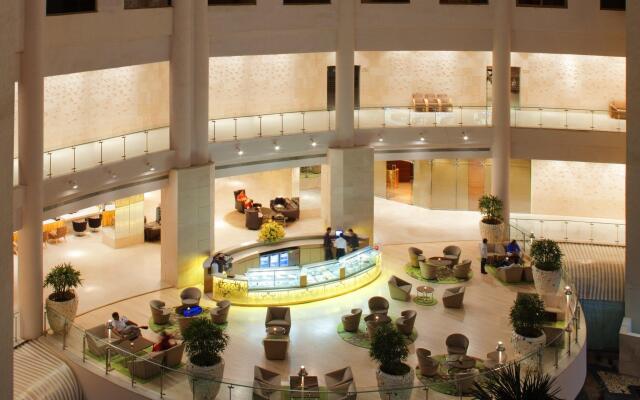 Radisson Blu Hotel New Delhi Dwarka вид на фасад
