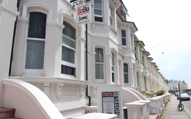 Brighton Youth Hostel вид на фасад