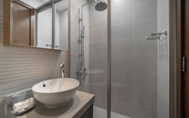 1 BR Luxury Apartment - Orra Marina - MSG 8745