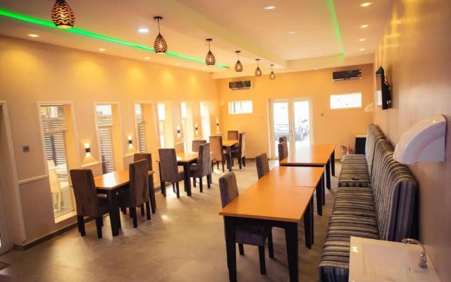 Beniks Courtyard Hotel