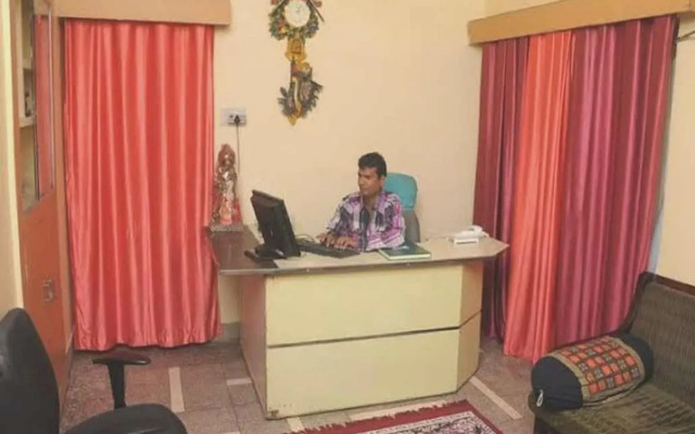OYO 93303 Hotel Mundra