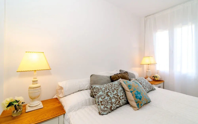 CP- Modern 3 bedroom apt frontline beach