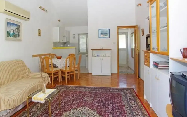 Apartments Tomasic - Two Bedroom Apartment With Terrace and Sea View